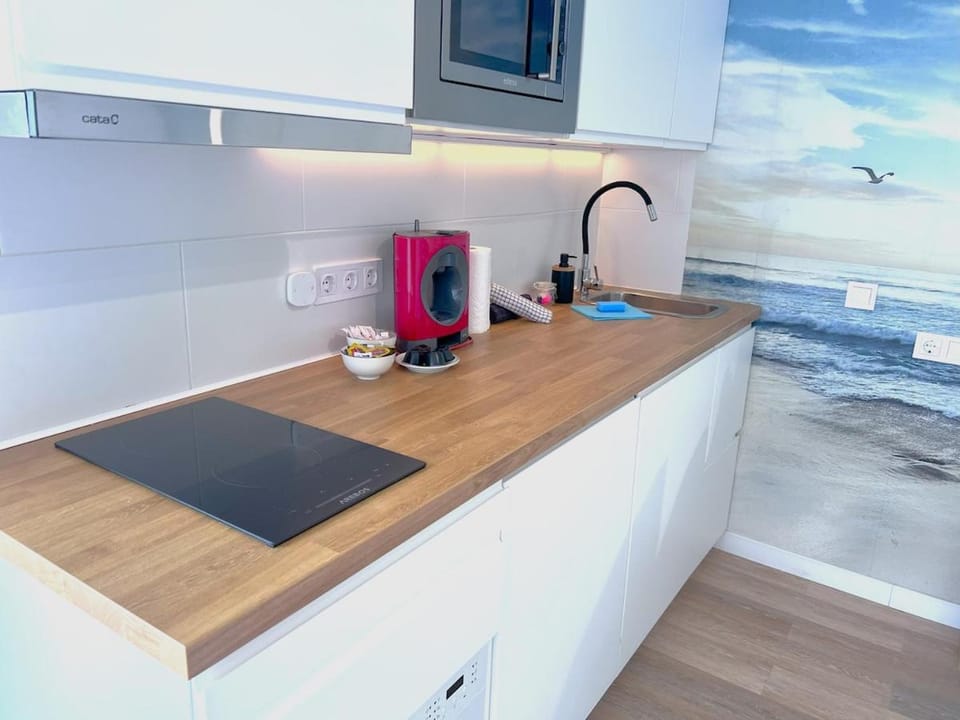 Evans Realty BZ Estudio & Piscina & Centro & Playa Apartment in Benalmadena
