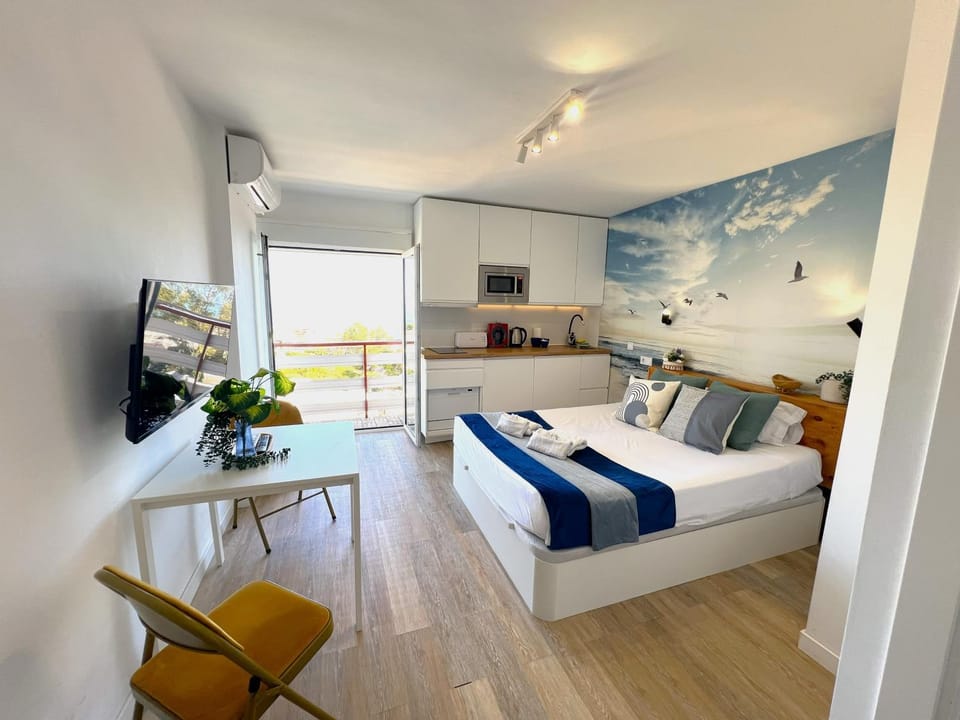 Evans Realty BZ Estudio & Piscina & Centro & Playa Apartment in Benalmadena