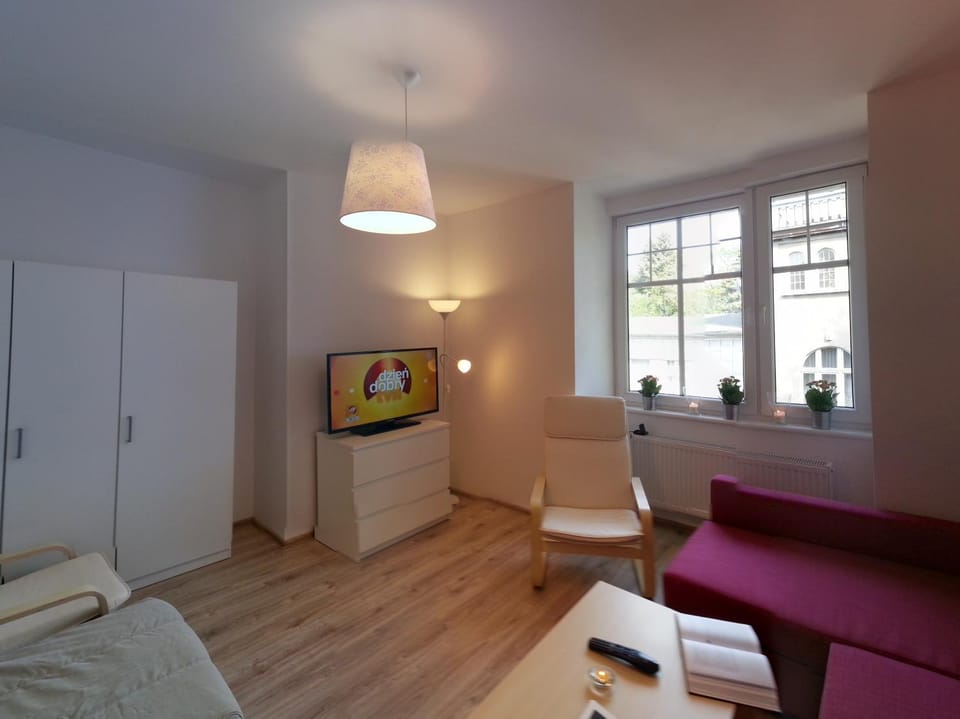 Day, View (from property/room), Living room