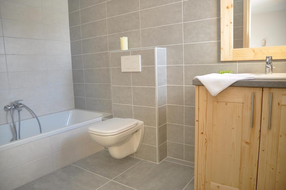 Bathroom, Living room