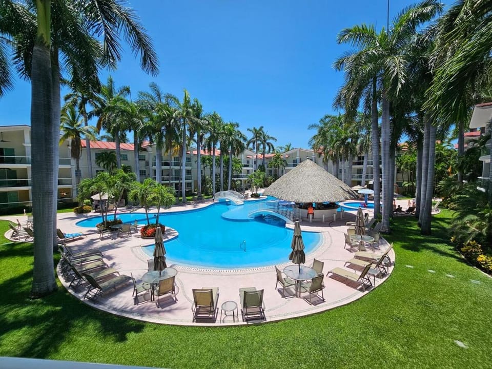 Pool view, Swimming pool