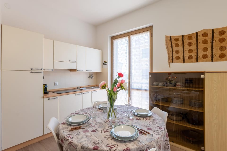 Living room, Dining area, kitchen