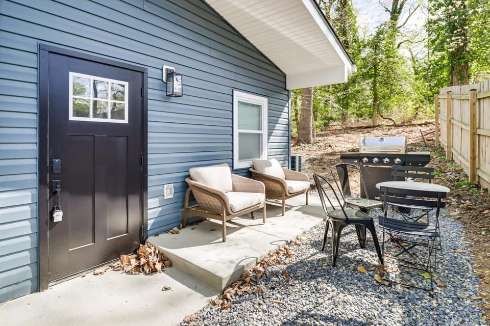 5 Mi to National Harbor: Stylish Apt w/ Patio! Apartment in District of Columbia