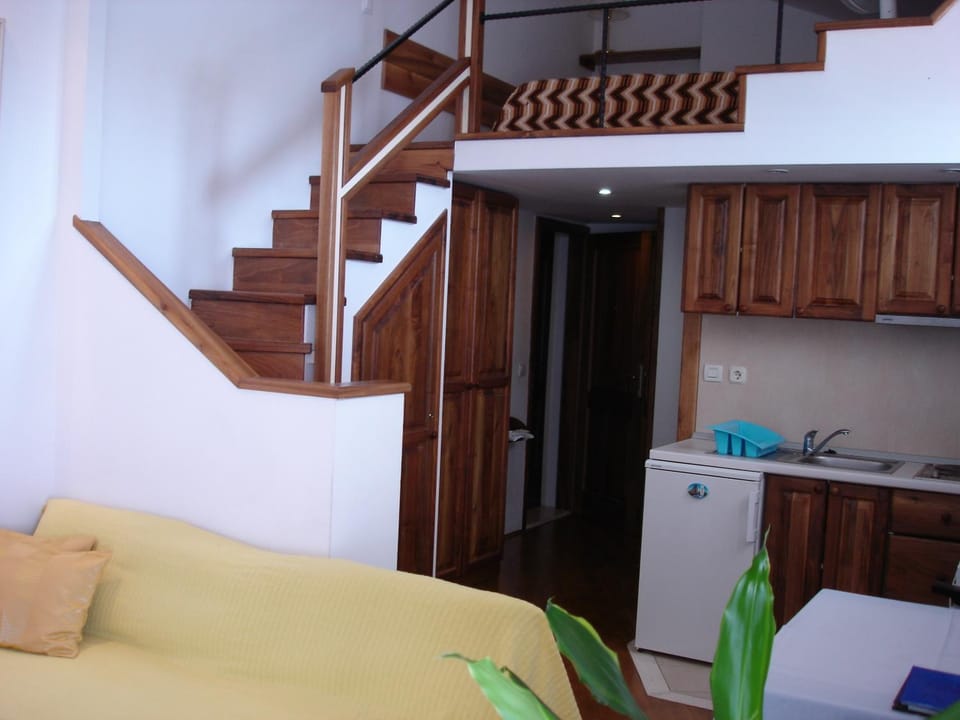 Kitchen or kitchenette, Living room, Dining area