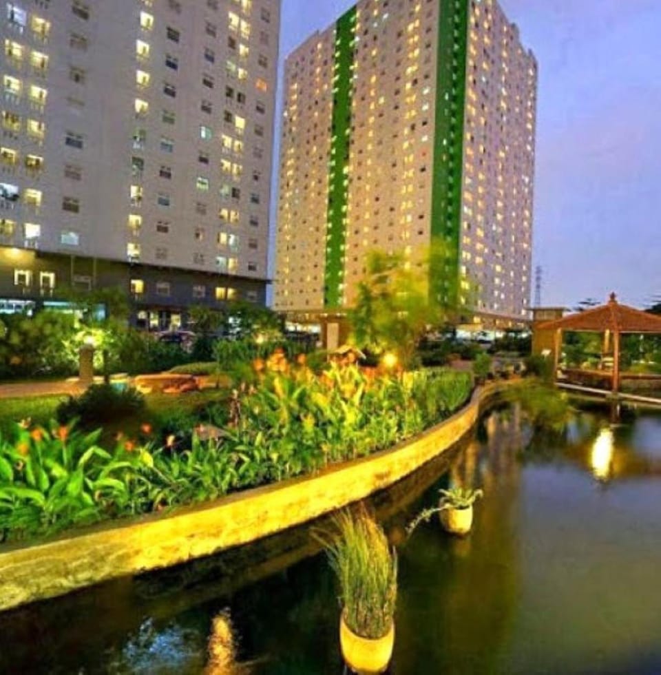 Property building, Nearby landmark, Natural landscape, City view, Lake view, River view
