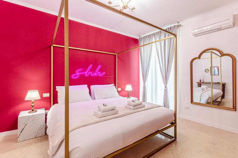 Bed, Photo of the whole room, Bedroom, air conditioner