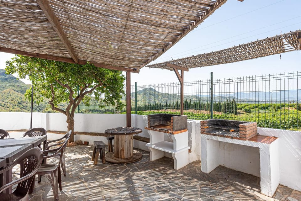 Property building, Balcony/Terrace, Living room