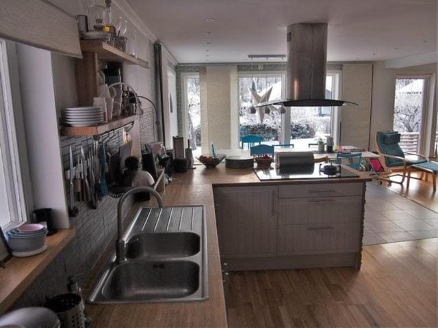 Kitchen or kitchenette