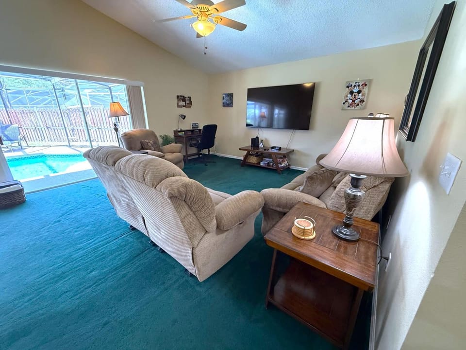 3-Bedroom Southern Dunes Pool Home Villa House in Haines City