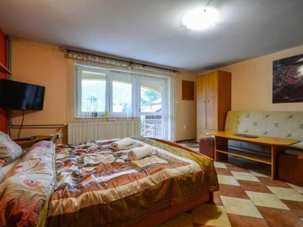 Bed, Photo of the whole room