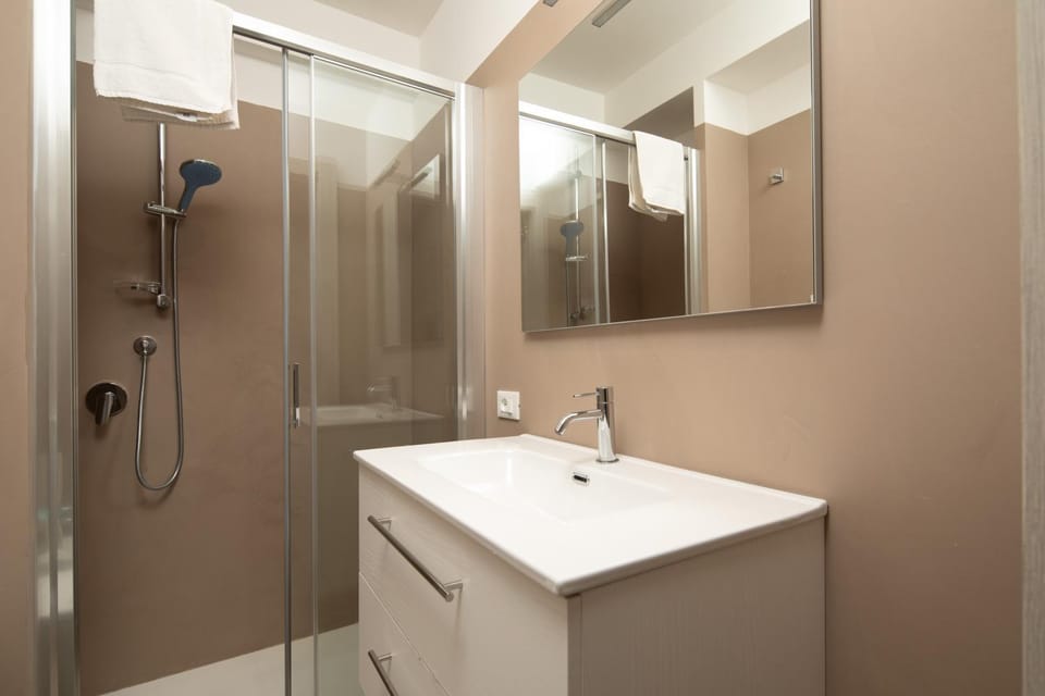 Shower, Bathroom