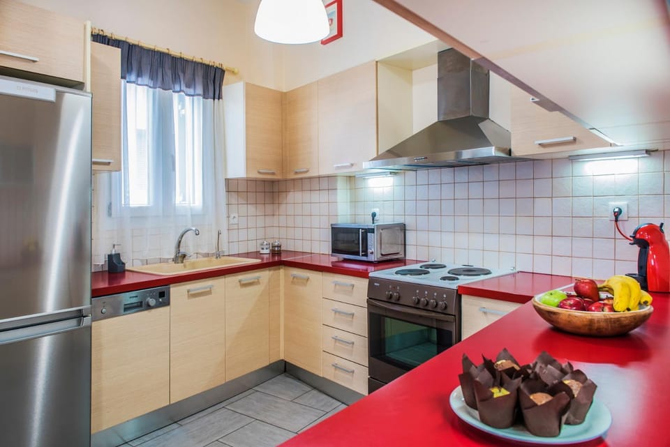 Food and drinks, Dining area, dishwasher, oven, stove