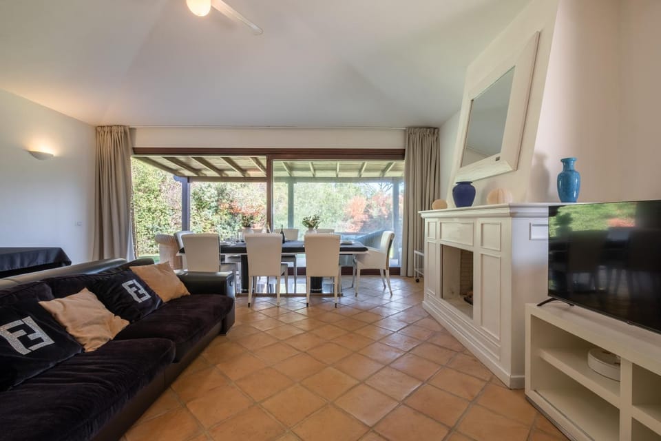 Villa Lusso Santa Margherita di Pula 3 Minuti dal Mare Villa in Sardinia