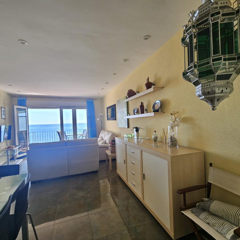 Living room, Photo of the whole room, Dining area