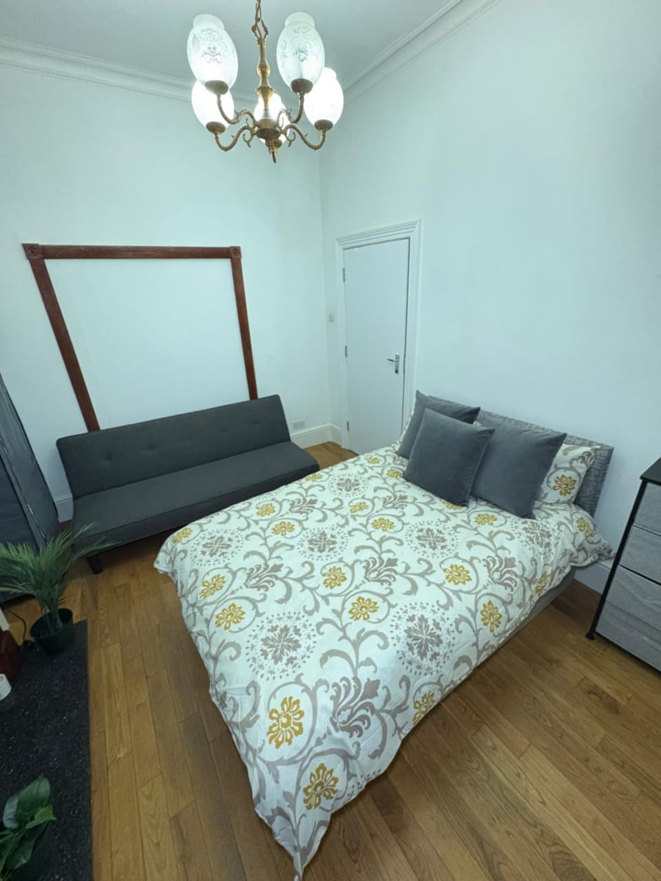 Cosy room 2 s Bed and Breakfast in London Borough of Croydon
