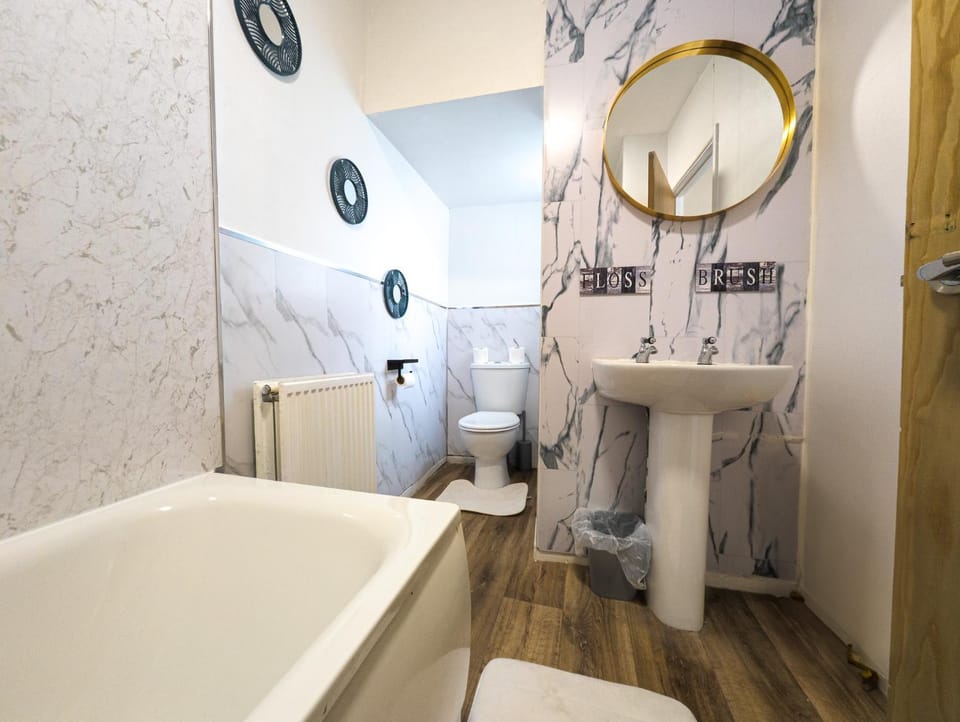 Toilet, Bathroom, Bath