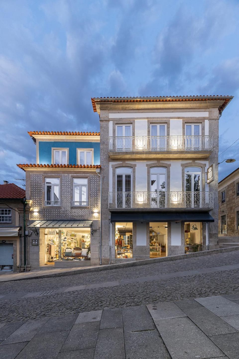 Property building, Location