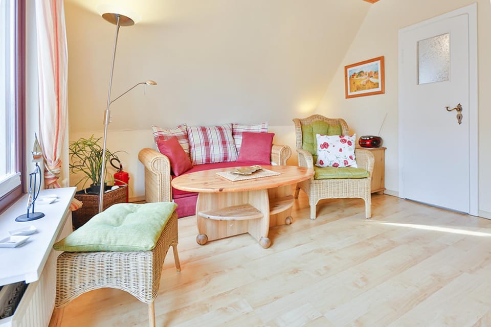 Ferienwohnung Heideweg, OG Apartment in Zingst