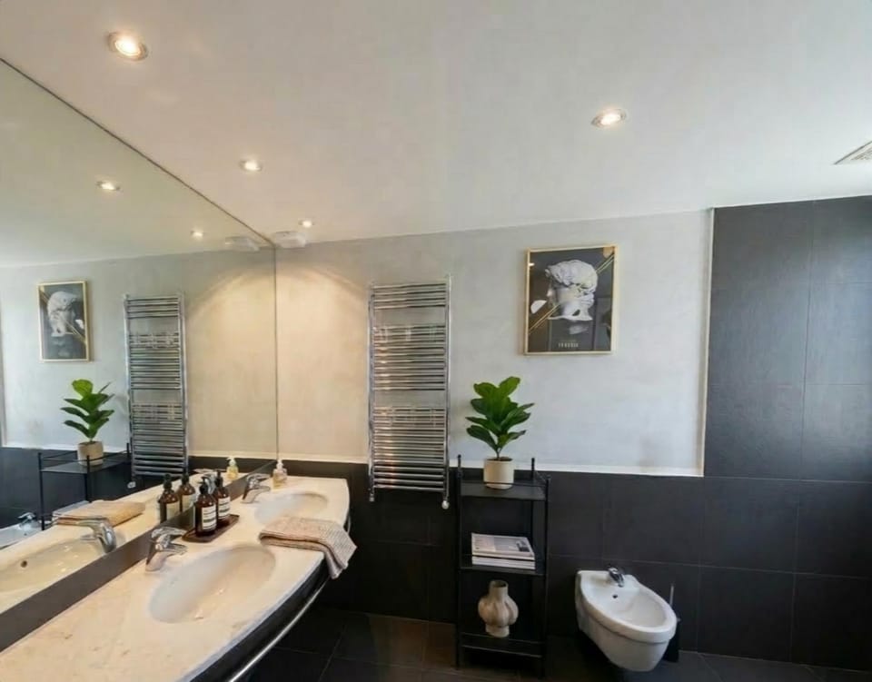 Toilet, Bathroom