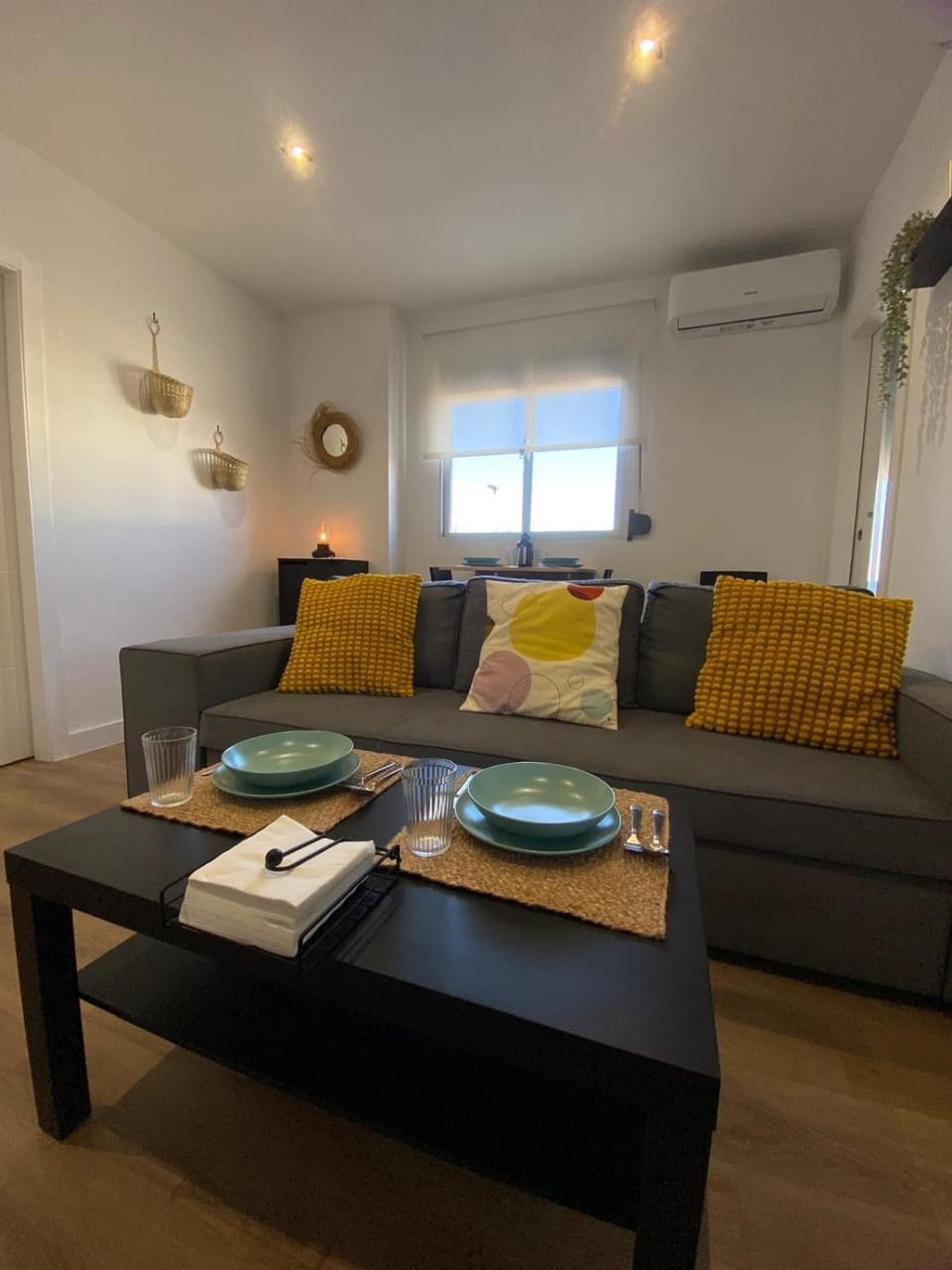 Communal lounge/ TV room, Living room, Seating area, air conditioner