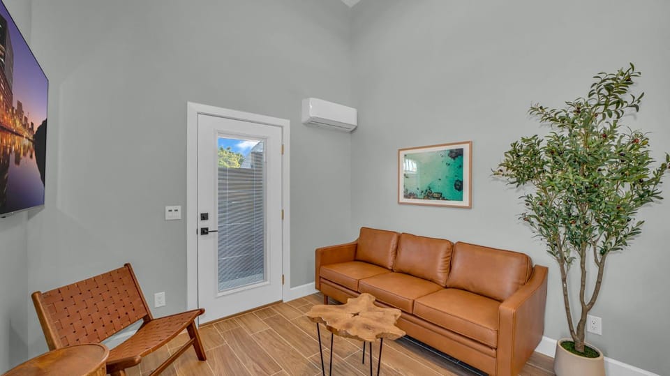 TV and multimedia, Living room, air conditioner