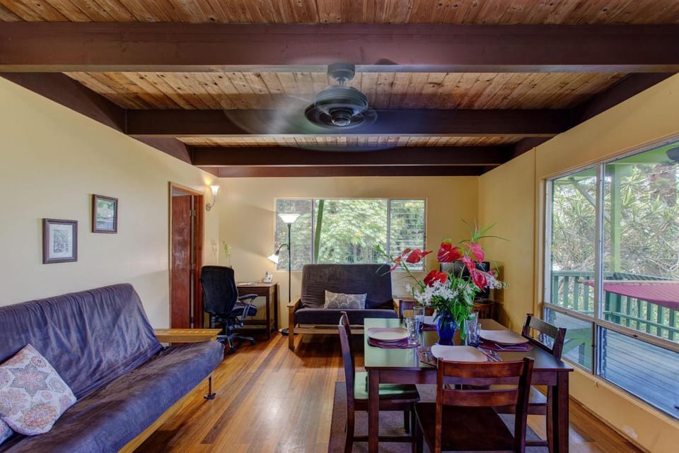 Kehena Treetop Bungalow House in Big Island