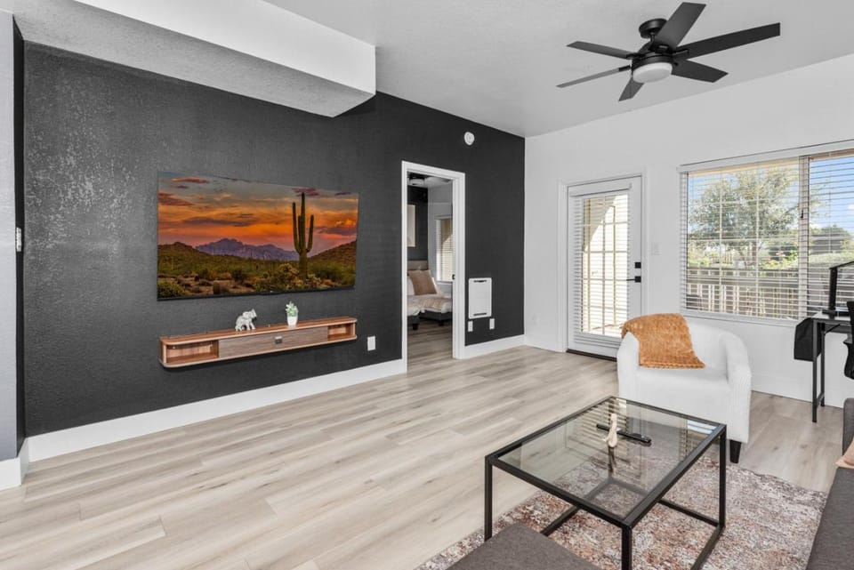 Comfy 2BR-Pool, Yoga Rm, Gym, Cabanas, BBQ,Prkng Apartment in Scottsdale