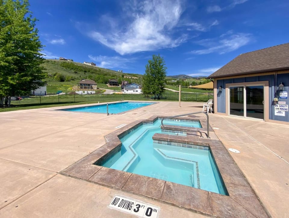 Lochwood Hideaway-Pet Friendly House in Garden City
