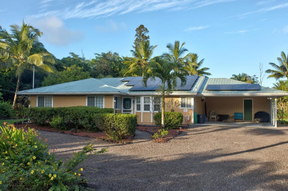 Hale O Makani House in Hawaiian Paradise Park
