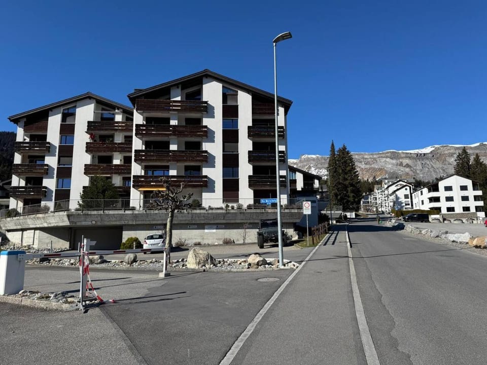 Slope-Side Mountain Apt Sleeps 4 Apartment in Canton of Grisons
