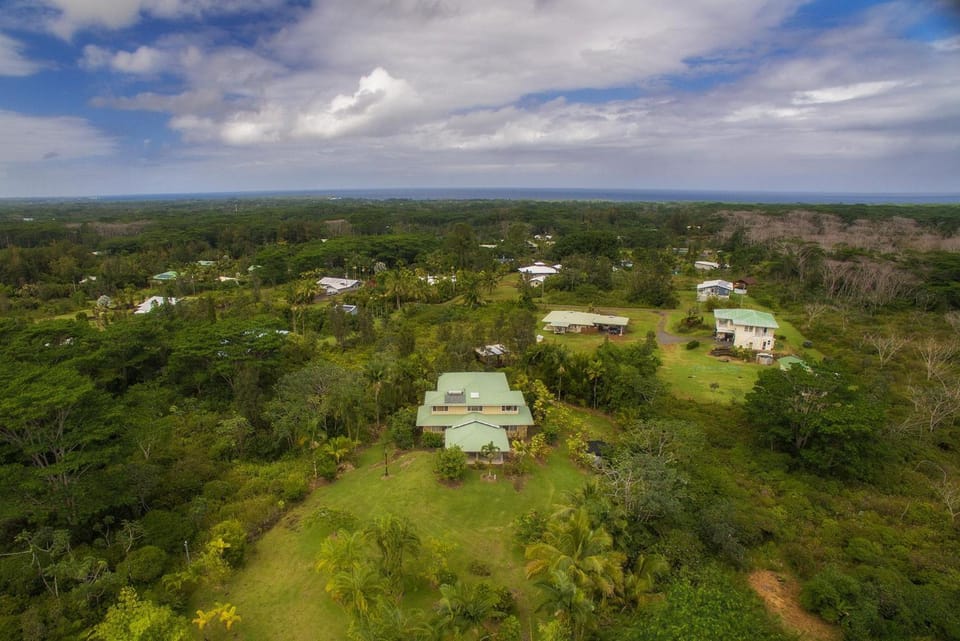Maluhia Hale House in Hawaiian Paradise Park