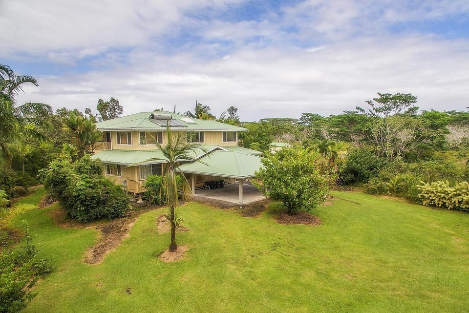 Maluhia Hale House in Hawaiian Paradise Park