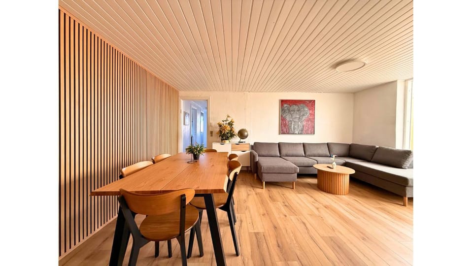 Living room, Seating area, Dining area