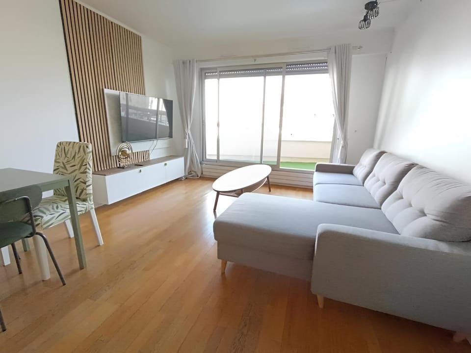 Communal lounge/ TV room, TV and multimedia, Living room, Seating area