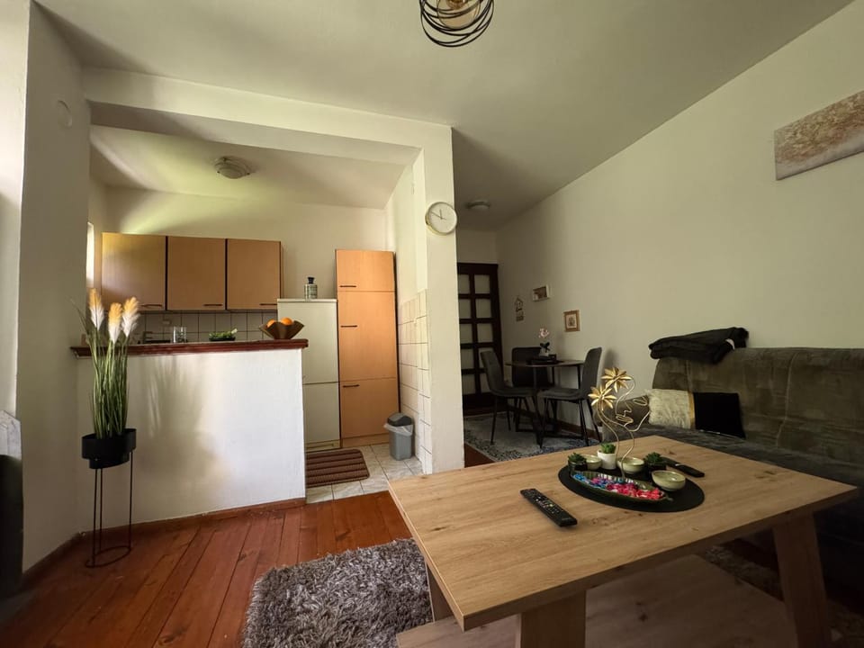 Living room, Seating area, Dining area, minibar