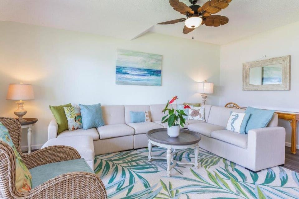 Lae Nani 333, Oceanview, Renovated and Gated House in Wailua