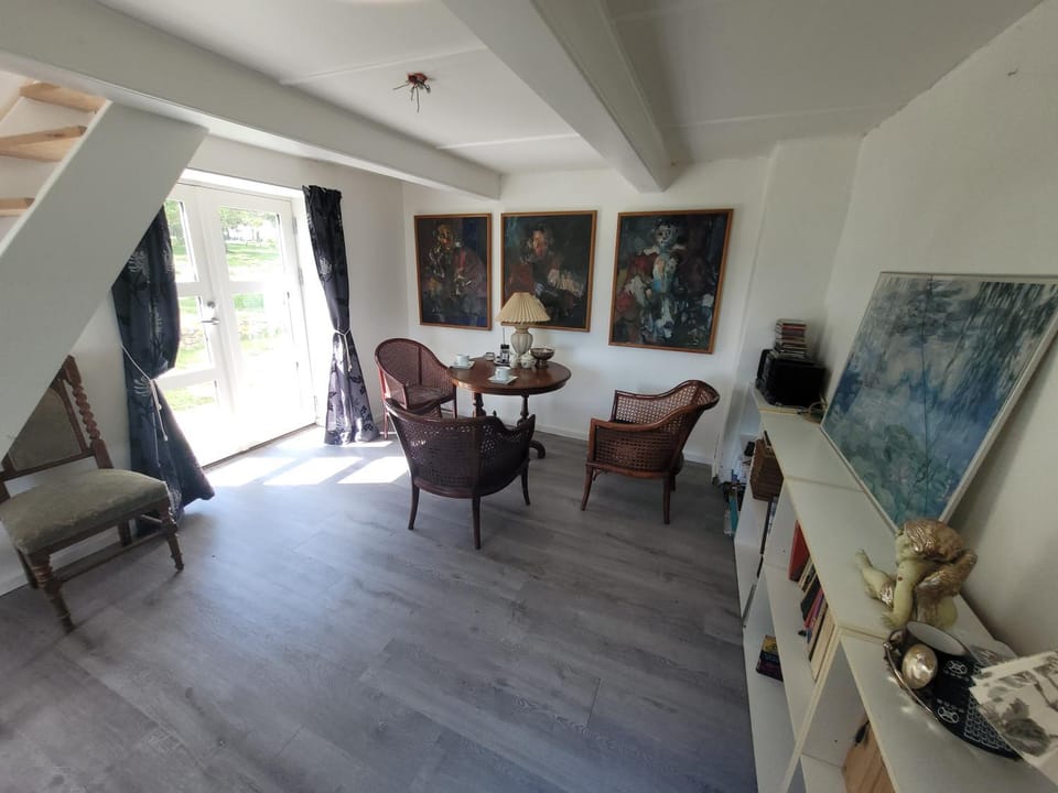 Seating area, Dining area, Breakfast, Buffet breakfast
