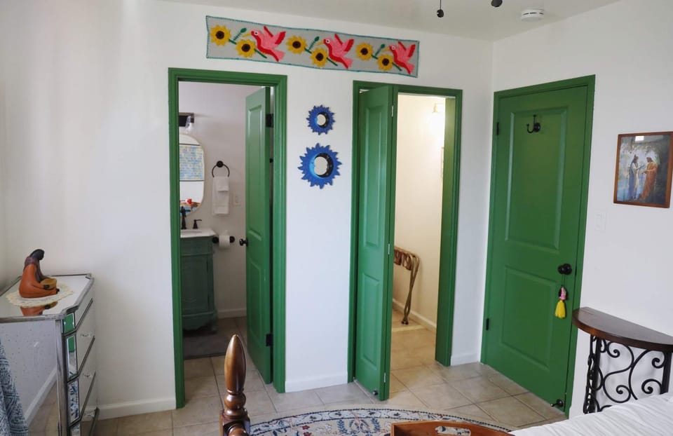 Colorful Casita Frida 1BD Retreat by Balboa Park Apartment in San Diego