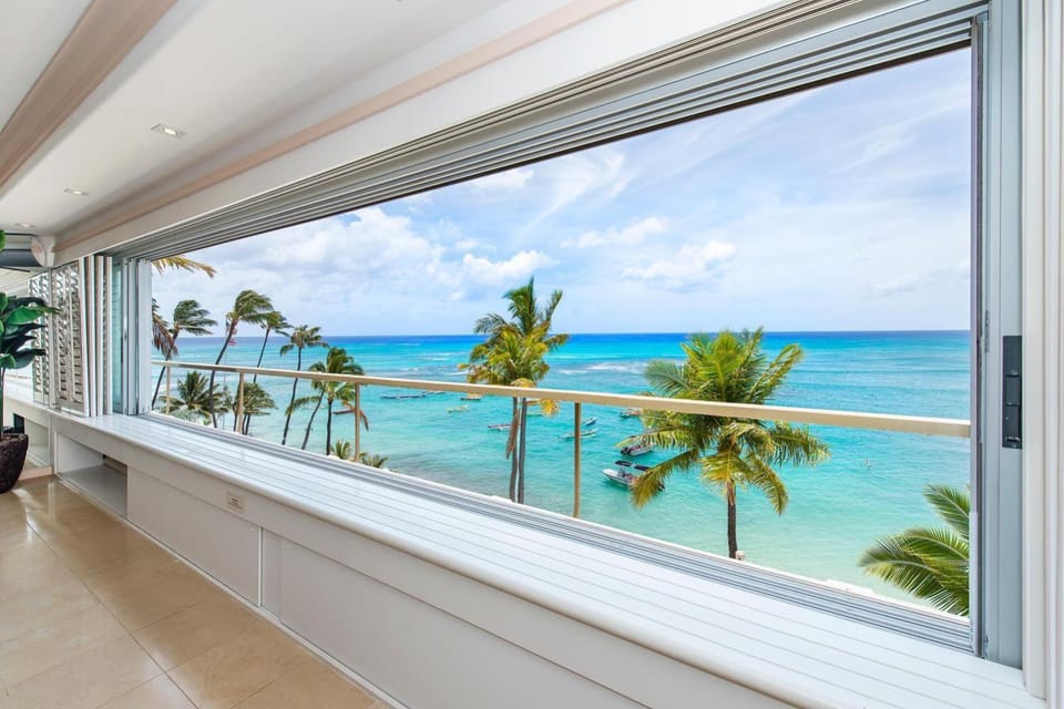 Colony Surf 504 House in Honolulu