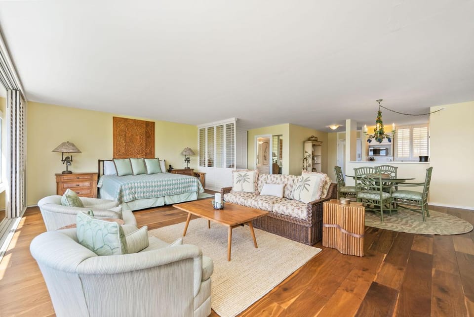 Colony Surf 1409 House in Honolulu