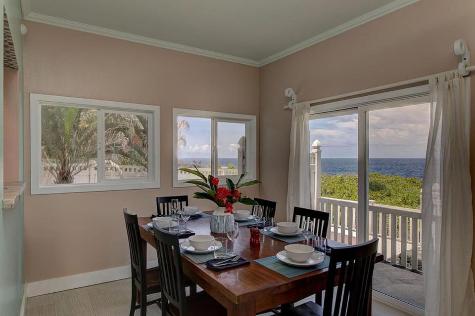 Paradise Ocean View House in Hawaiian Paradise Park