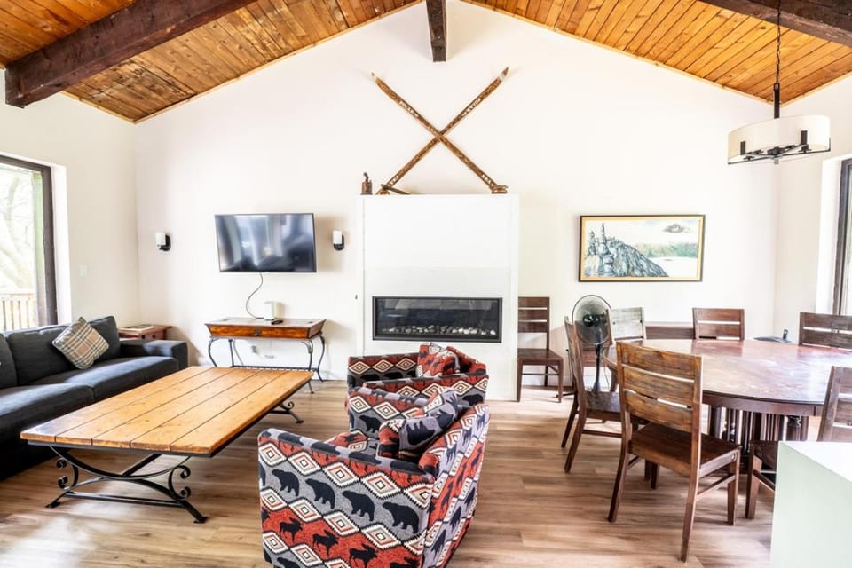 Blue View Chalets Villa in Grey Highlands