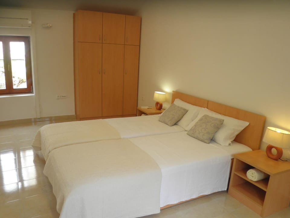 Aleta Apartment II Apartment in Tisno