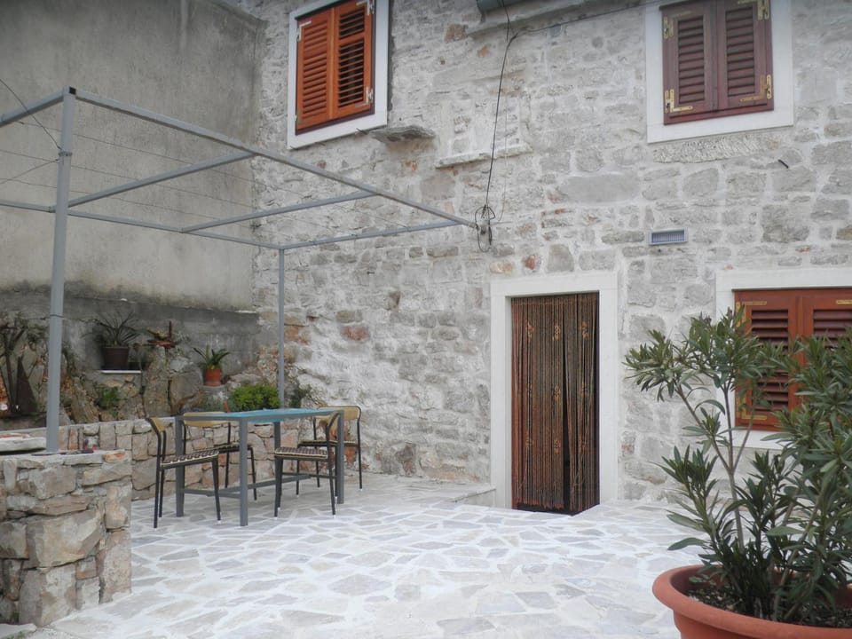 Aleta Apartment II Apartment in Tisno