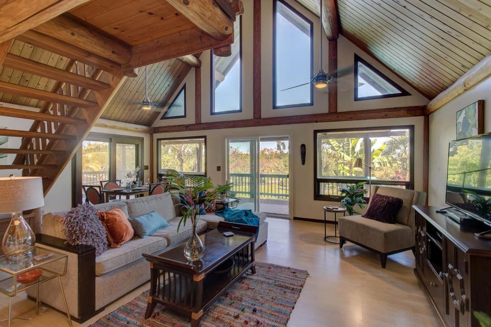 Hale Anuenue Nuku - The Rainbows End House in Hawaiian Paradise Park