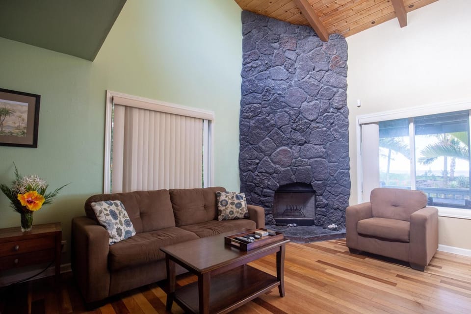 Hale Honu House in Hawaiian Paradise Park