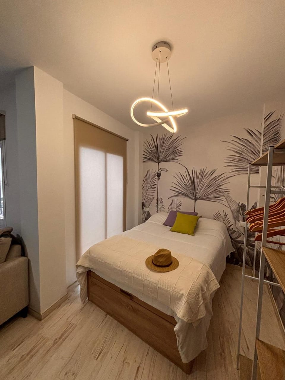 Bed, Photo of the whole room, Bedroom