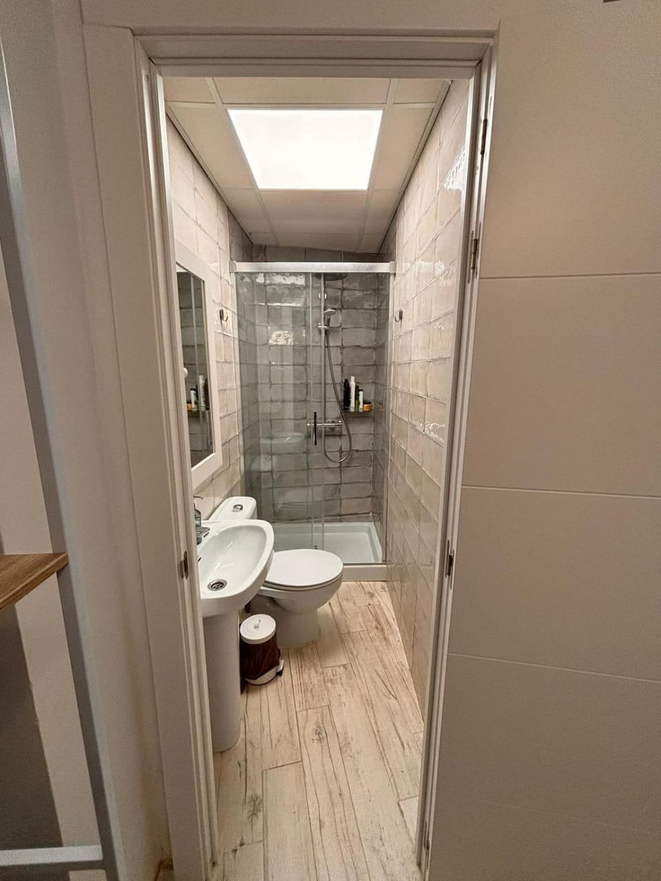 Shower, Bathroom, towels