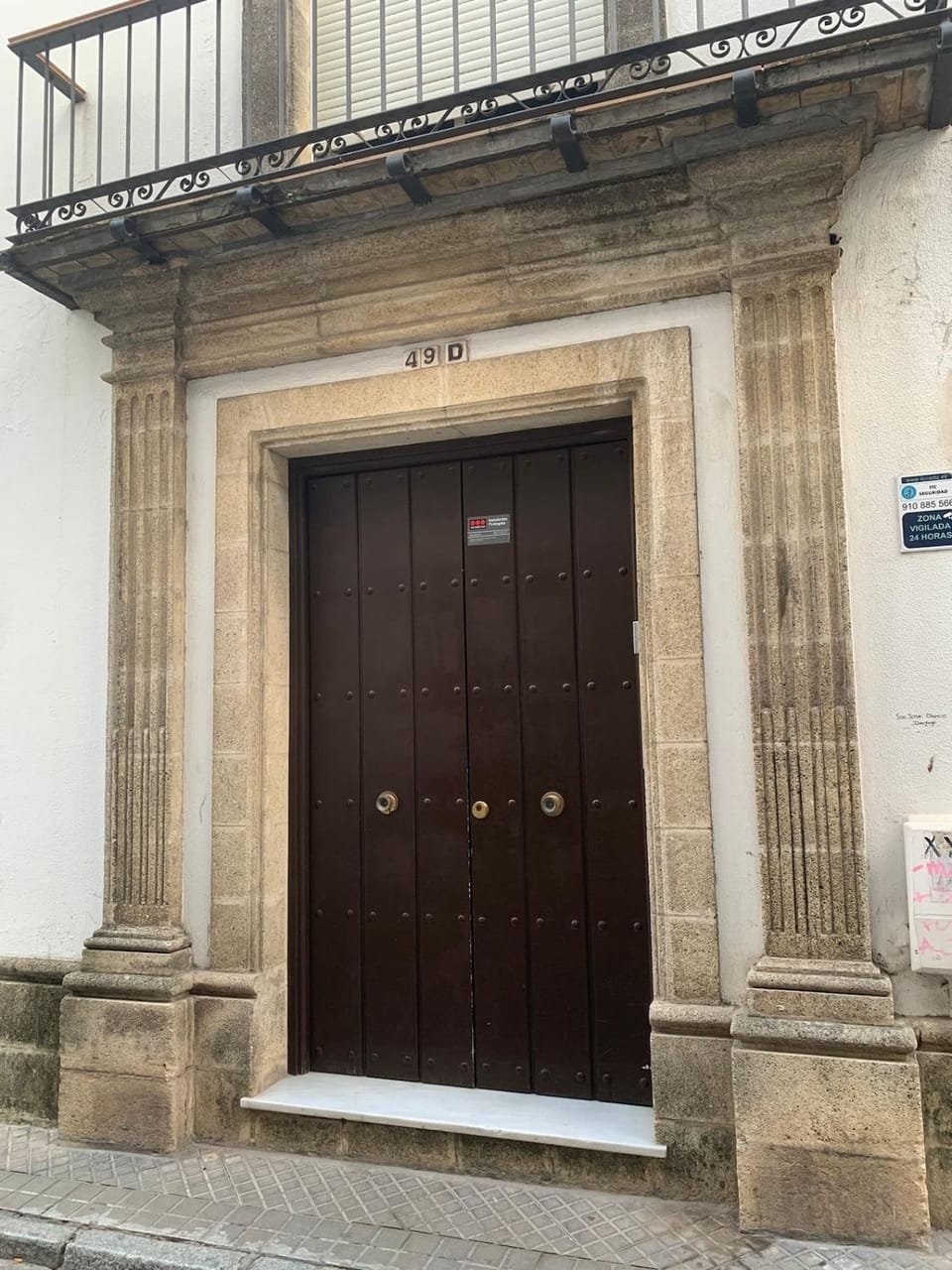 Facade/entrance, Off site