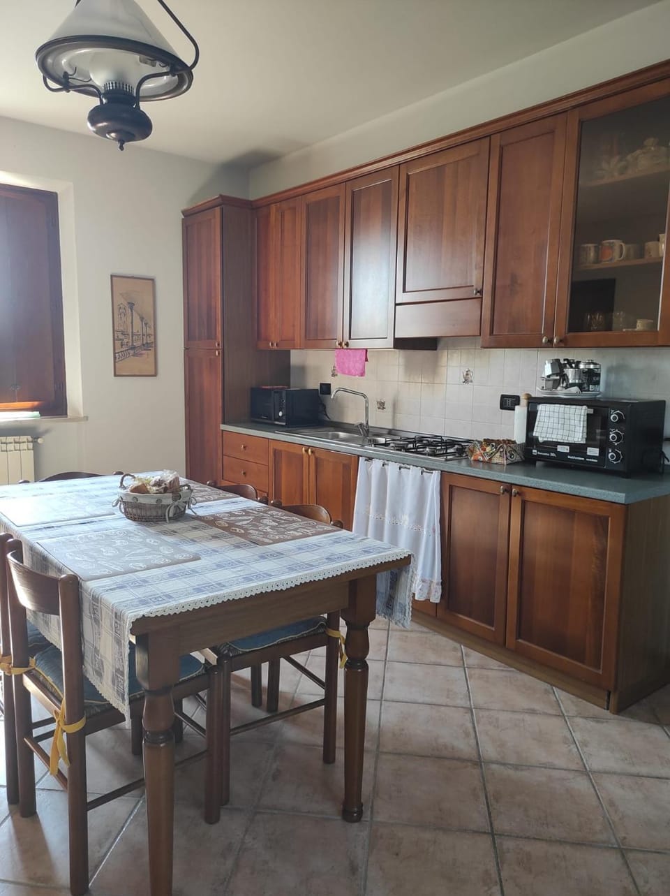 Kitchen or kitchenette, Dining area, microwave, stove